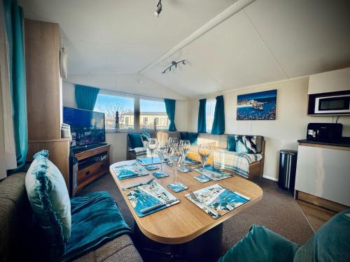 Cosy Quiet Caravan By The Sea