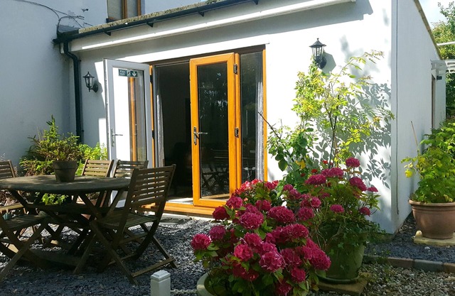 Cosy quiet semirural self contained 2 bed cottage in a rural village location.