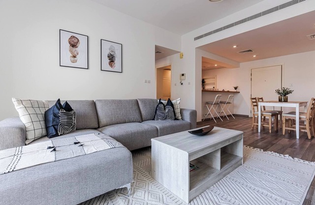 Cosy & Spacious 1BR at The Greens/Pool View