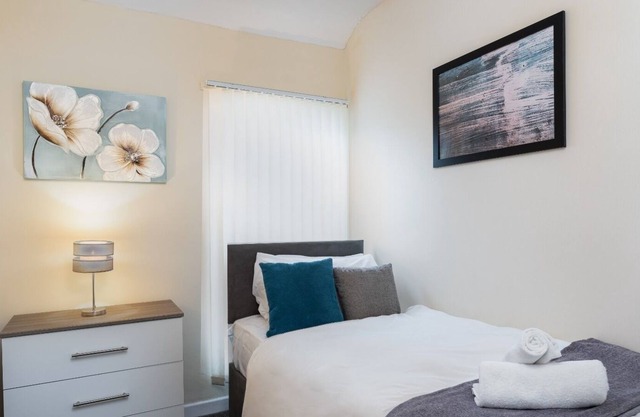 Cosy Stay Swansea - TV in Every Bedroom!