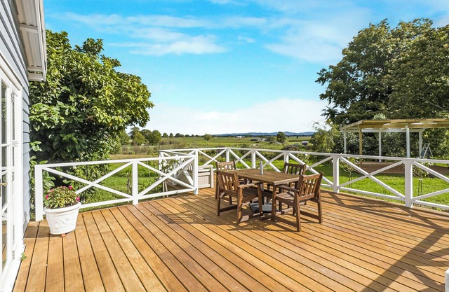 Cosy Two Bedroom Guesthouse in Tranquil Puriri