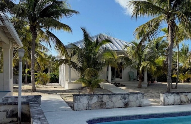 Cottage 5 - Charming Secluded Cottage, Large pool, Tennis, Private Community