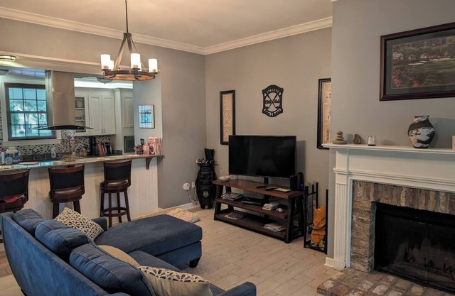 Cottage Beneath the Branches in Wachesaw-golf/pool/beach