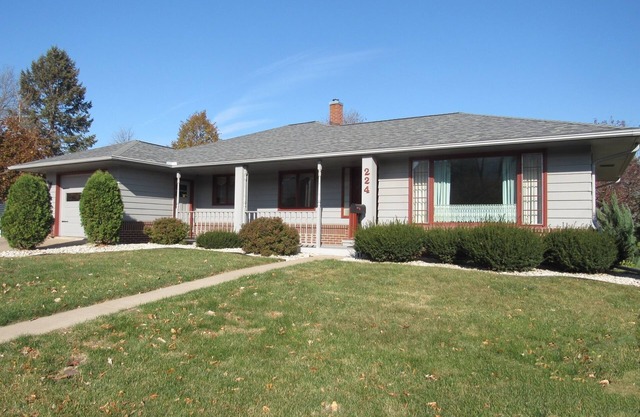 Cottage by Lake Winona
