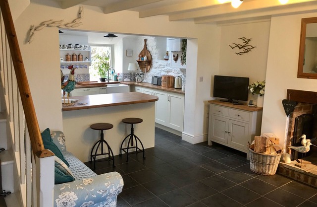 Cottage for Contemporary Characters