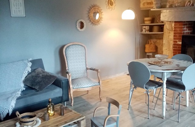 Cottage 'Gites De La Roche Elie Chez Leonie' with Shared Pool, Private Terrace and Wi-Fi