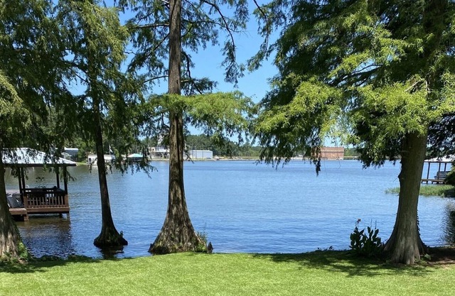 Cottage / Great location on Lake Blackshear