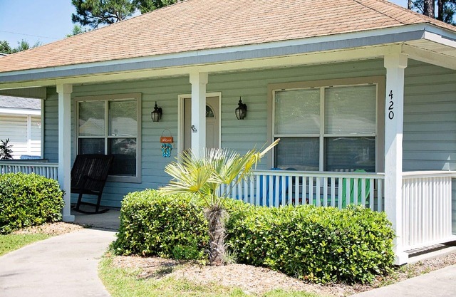 Cottage house Near Beach/All Attractions 2/2 Super Clean Private
