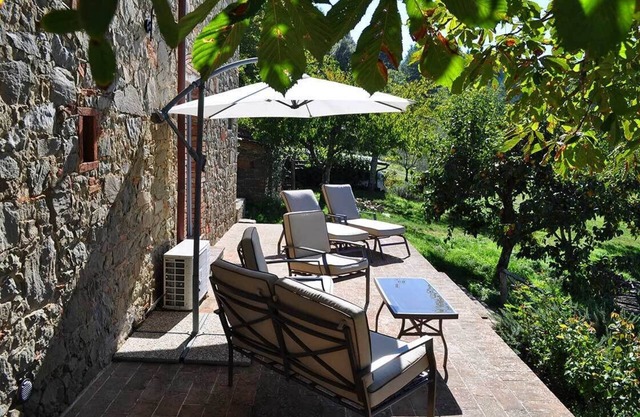 Cottage in Moncione near Florence, Siena & Arezzo, walk to restaurant