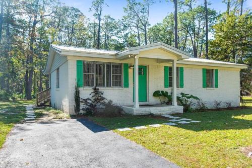 Cottage in the Pines