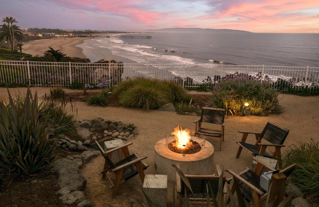 Cottage Inn by the Sea