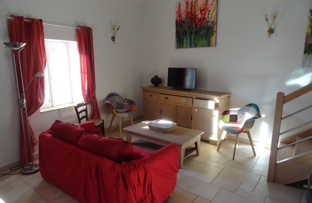 Cottage "Les Coccinelles" with garden, town center of La Chaise Dieu
