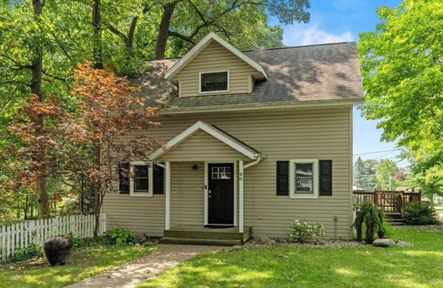 Cottage Near Lake James - Sleeps up to 10!