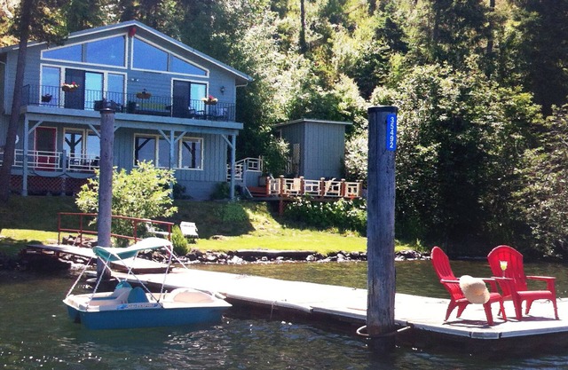 Cottage on the Shore: Private Dock, Relaxing Views, Grass Lawn