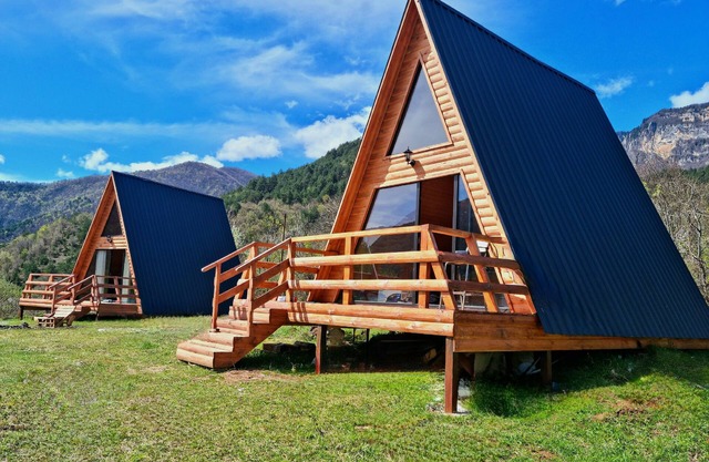 Cottage Tvishi