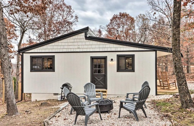 Cottage with Grill and Fire Pit in Osage Beach!