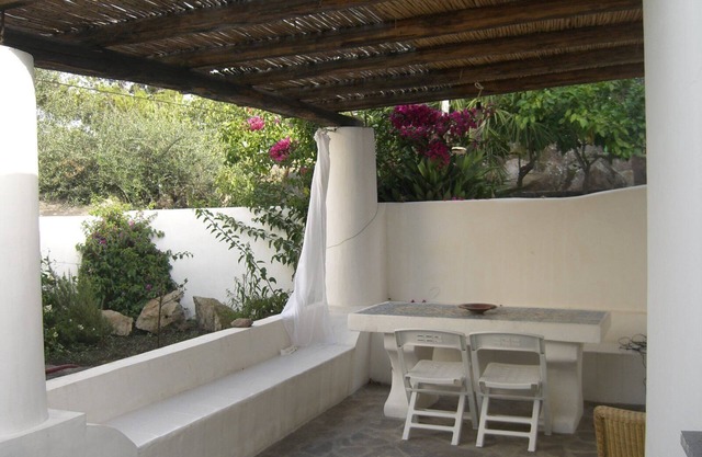 Cottage with large garden in the center of Panarea
