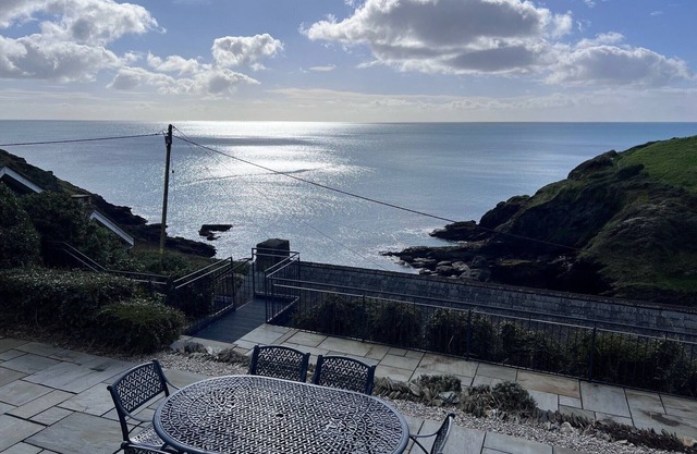 Cottages at the Lugger