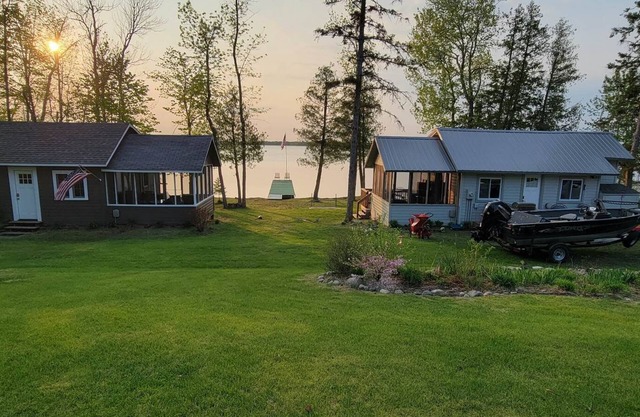 Cottages on Moose. Lakeside, twin cabins on Moose Lake!