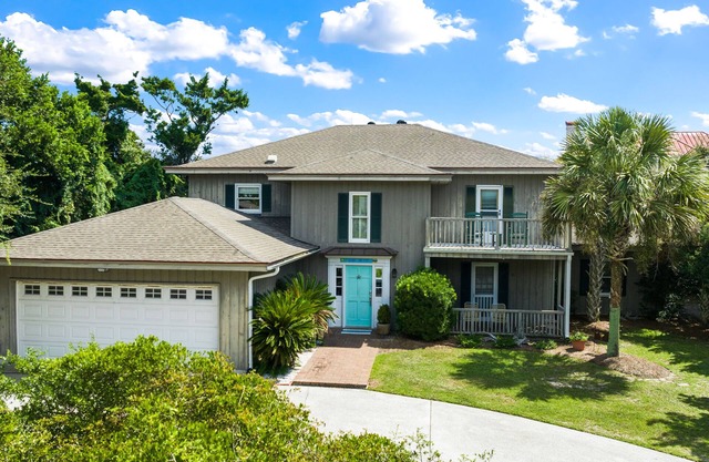 Couldn't Be Better Spacious ocean front 5 bedroom home in DeBordieu Colony!