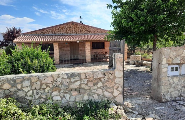 Country Home 'Laguna De Gallocanta' with Mountain View, Terrace and Garden