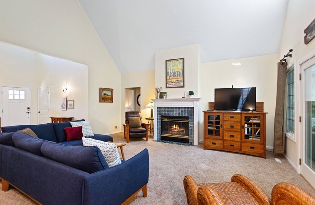 Country Home, Walk to Multiple Wineries