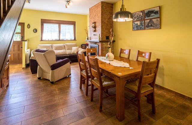 Country House 'Casa Rural El Serrano' with Mountain View, Shared Terrace and Private Garden