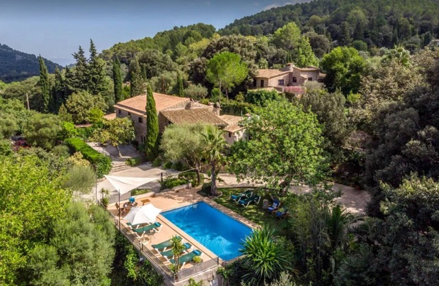 Country House 'Cerdà' with Mountain View, Wi-Fi and Air Conditioning