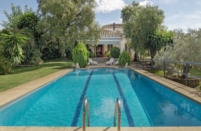 Country House 'El Olivar Ronda' with Mountain View, Wi-Fi and Air Conditioning