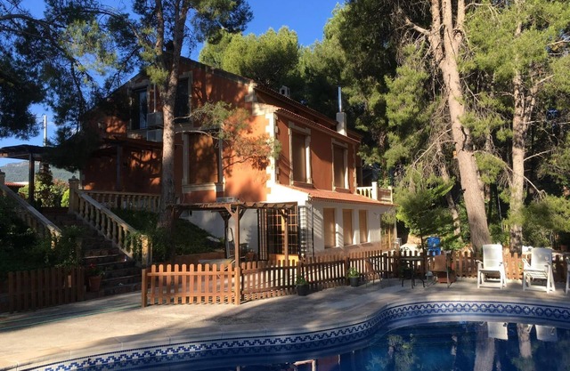 Country House 'El Pinar De La Loma' with Private Pool, Wi-Fi and Air Conditioning