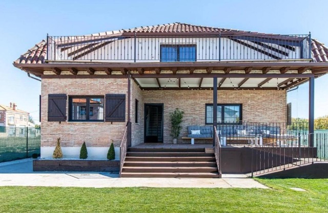 Country House 'Camino Blanco' with Private Pool, Shared Terrace and Air Conditioning