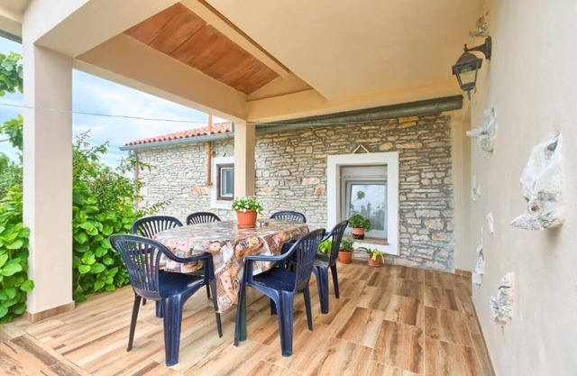 Country house Glavani overlooking the olive groves