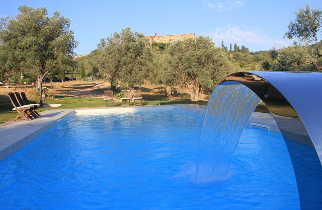 Country house, lovingly renovated in the olive grove, large panoramic pool, air conditioning system
