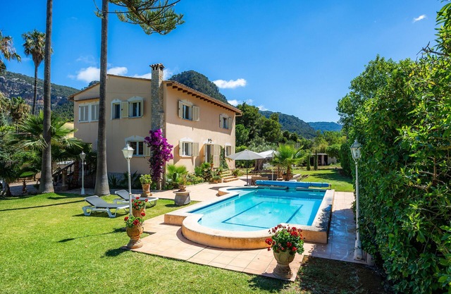Country House 'Villa Valldemossa' with Private Pool, Private Terrace and Wi-Fi