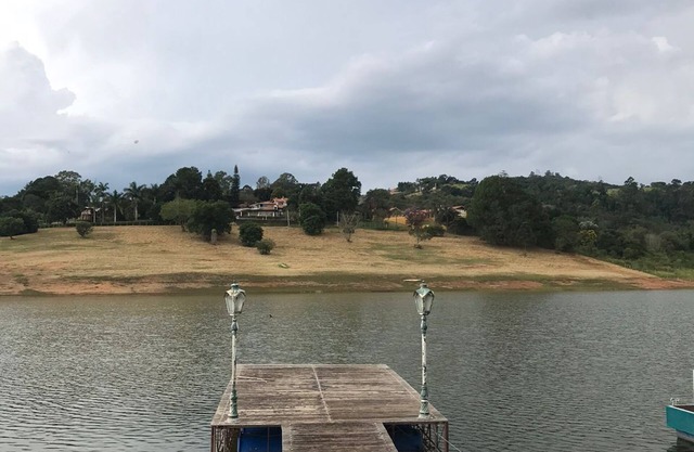 Country house with private access to the dam in Piracaia SP