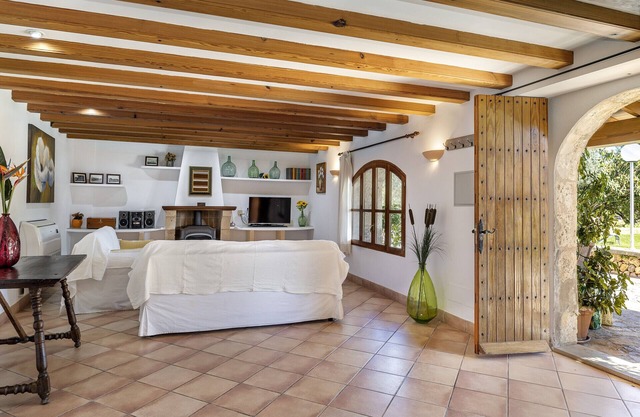 Country house with swimming pool and tennis court in a rural setting