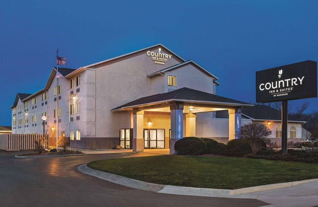 Country Inn & Suites by Radisson, Auburn, IN