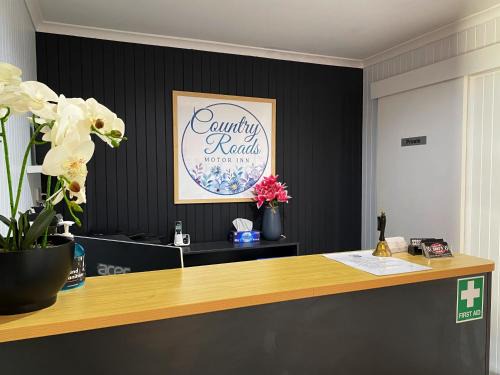 Country Roads Motor Inn