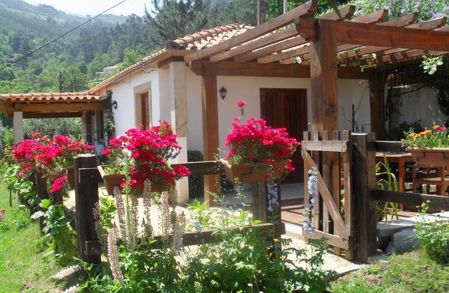 Countryside Cottage with Private Terrace