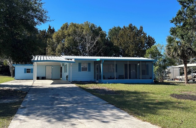 COUNTRYSTYLE 2-bedroom , house in brilliant Summerfield for a perfect vacation