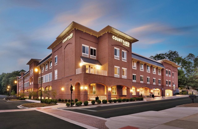 Courtyard by Marriott Atlanta Duluth Downtown