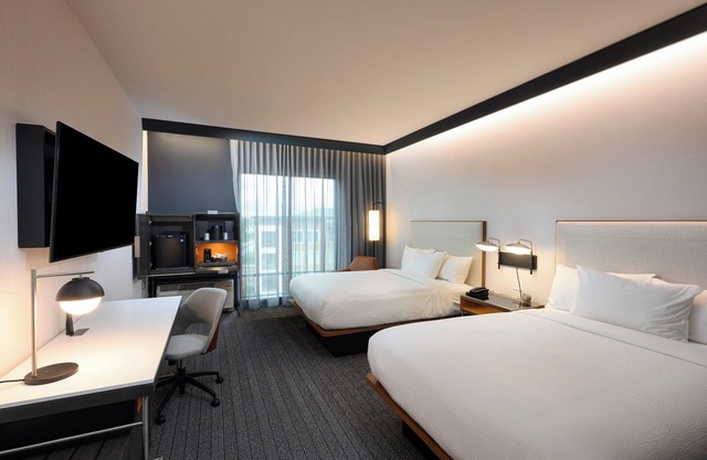 Courtyard by Marriott Charlotte Waverly