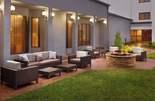 Courtyard by Marriott Charlotte Southpark