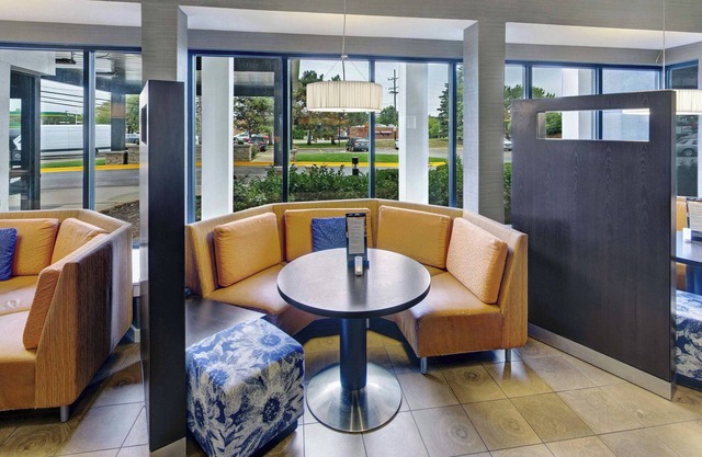 Courtyard by Marriott Chicago Glenview/Northbrook