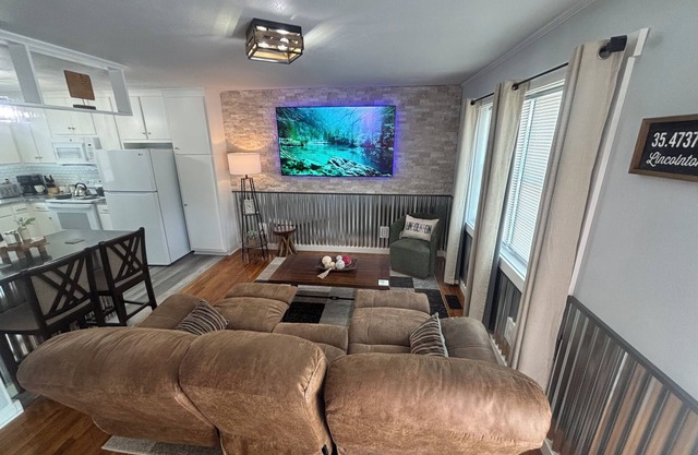 Cow Patch - Country Styling with Large Parking located in Town, EV Ready