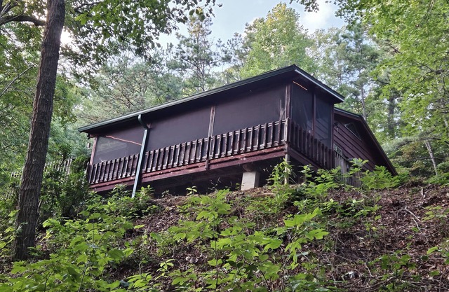 Cowee Valley Rustic Cabin Getaway