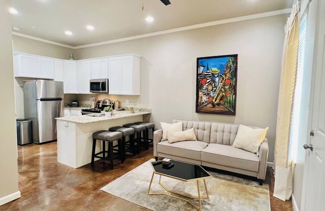 Cozy 1-bedroom 1 bath condo in walking distance to downtown Lafayette.