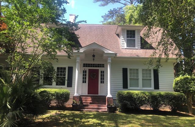 Cozy 1-bedroom apartment. Perfect for FSU parent visits!
