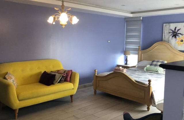 Cozy 1-bedroom apartment with AC and WiFi in pleasant Santiago de Surco