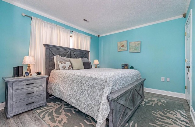 Cozy 1-bedroom condo with AC, WiFi in charming Little River. 3 miles from beach.